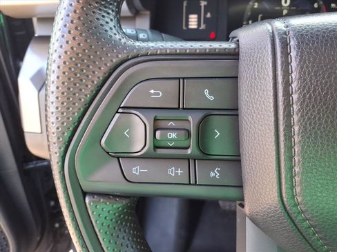 Used 2025 Toyota Tacoma SR5 AWD/4WD image 23