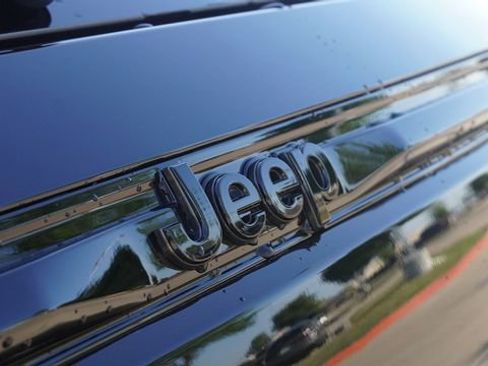 New 2026 Jeep Grand Cherokee Altitude AWD/4WD image 12