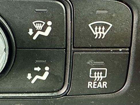 Used 2023 GMC Acadia SLT image 22