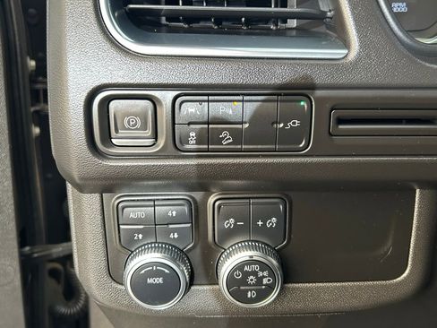 Used 2021 GMC Yukon XL AT4 image 34