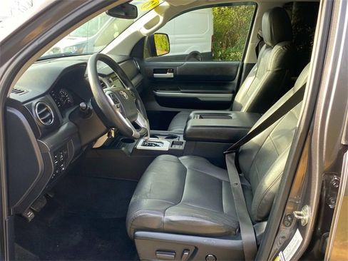 Used 2018 Toyota Tundra SR5 image 11