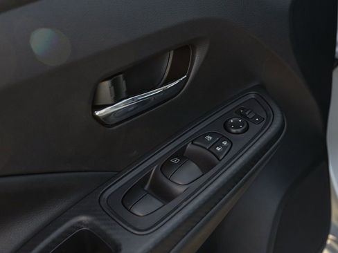 New 2025 Nissan Versa SV image 15