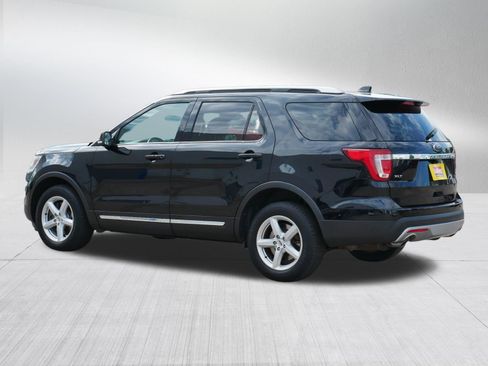 Used 2016 Ford Explorer XLT w/ Equipment Group 201A AWD/4WD image 5