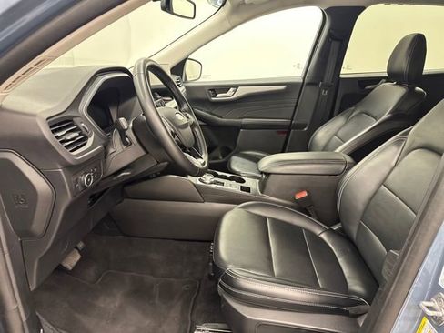 Certified 2025 Ford Escape Platinum image 28