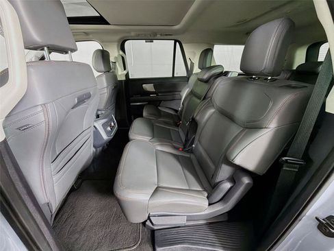 Used 2025 Ford Expedition Max Active AWD/4WD image 24