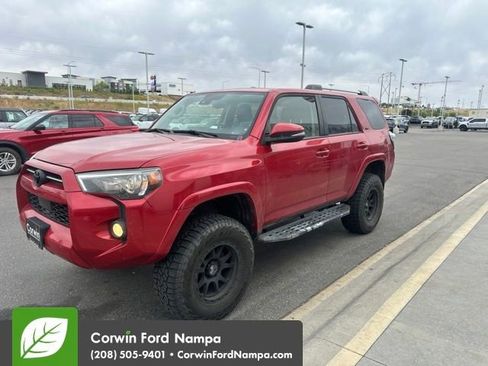 Used 2020 Toyota 4Runner SR5 Premium w/ Moonroof Package AWD/4WD image 3