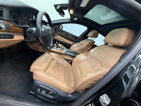 Used 2015 BMW 750i RWD image 16