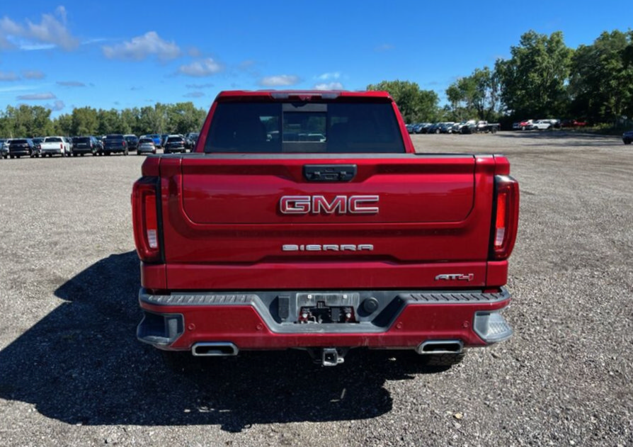 Used 2025 GMC Sierra 1500 AT4 w/ Technology Package AWD/4WD image 7