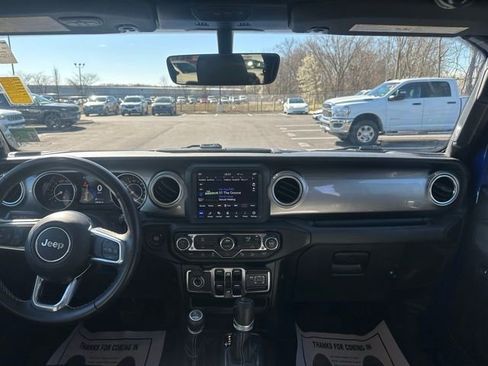 Used 2020 Jeep Wrangler Unlimited Sahara image 27