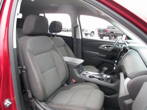 Used 2020 Chevrolet Traverse LT image 19
