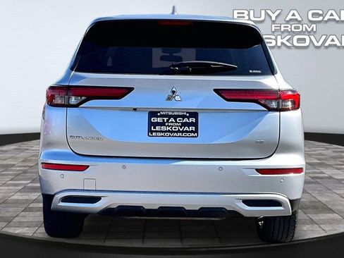 Used 2024 Mitsubishi Outlander SE AWD/4WD image 4