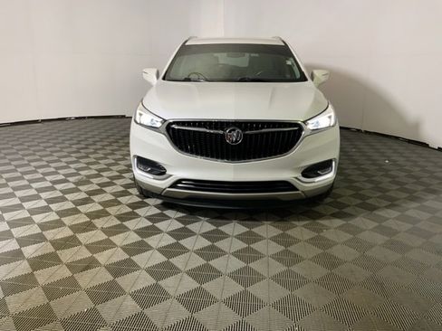 Used 2019 Buick Enclave Essence image 3