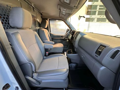 Used 2018 Nissan NV 2500 SV w/ Navigation Package image 12