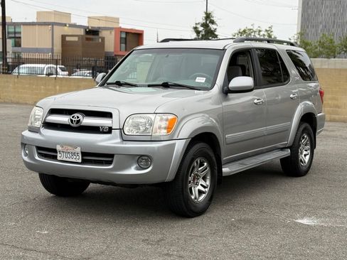 Used 2006 Toyota Sequoia SR5 RWD image 6
