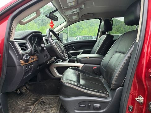 Used 2017 Nissan Titan SL w/ Chrome Package AWD/4WD image 4