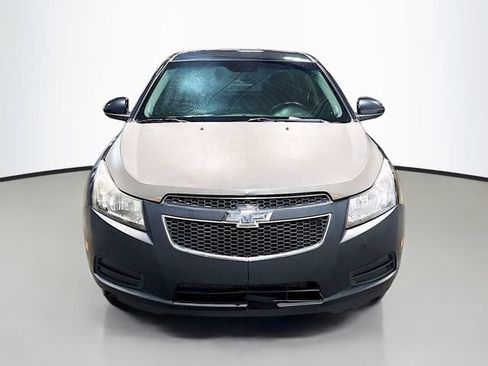 Used 2014 Chevrolet Cruze LT FWD image 2