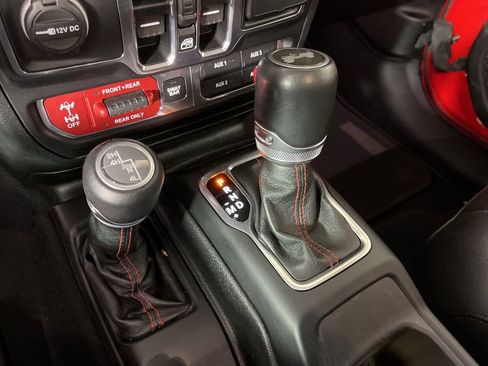 Used 2020 Jeep Wrangler Unlimited Rubicon w/ Quick Order Package 28Y Recon image 30