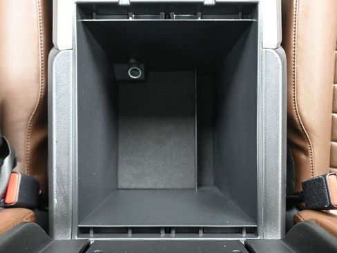 Used 2021 Nissan Titan Platinum Reserve w/ Moonroof Package image 33