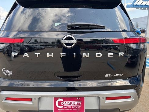 Used 2024 Nissan Pathfinder SL w/ Cargo Package image 16