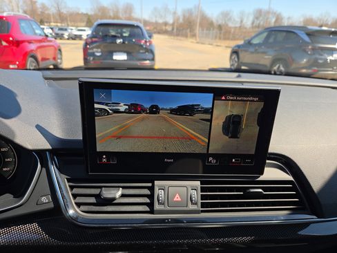 Used 2023 Audi SQ5 Prestige w/ Prestige Package image 12