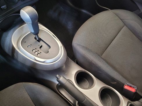 Used 2014 Nissan Juke S image 26