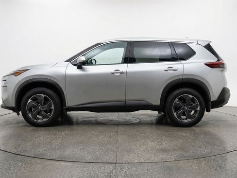 Used 2025 Nissan Rogue SV FWD image 5