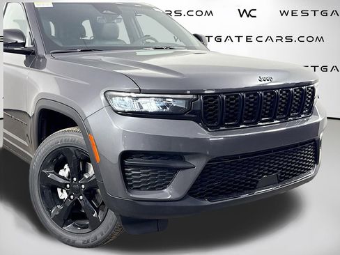 New 2025 Jeep Grand Cherokee Altitude image 50