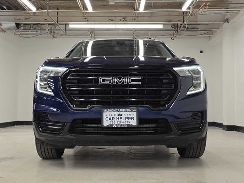 Used 2022 GMC Terrain SLE w/ Driver Convenience Package AWD/4WD image 3
