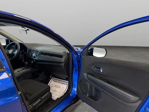 Used 2018 Honda HR-V LX image 19