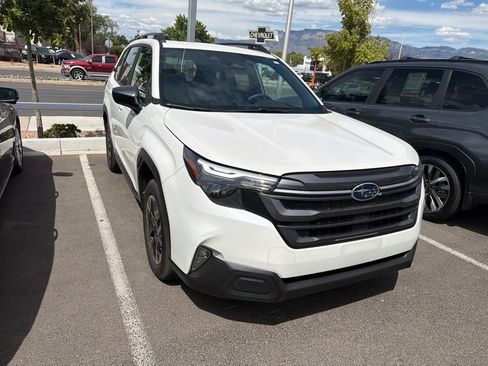 Used 2025 Subaru Forester Premium AWD/4WD image 3