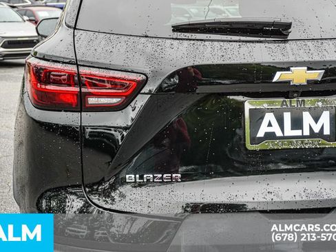 Used 2025 Chevrolet Blazer LT FWD image 12
