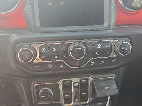 Used 2021 Jeep Wrangler Unlimited Rubicon AWD/4WD image 8