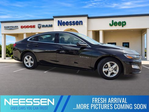 Used 2024 Chevrolet Malibu LT FWD image 1