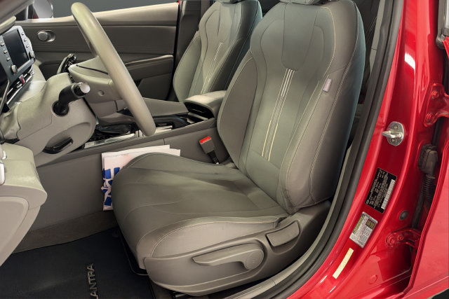 Used 2021 Hyundai Elantra SEL FWD image 9