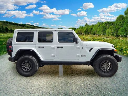 Used 2023 Jeep Wrangler Unlimited Rubicon 392 w/ Xtreme Recon 35" Tire Package AWD/4WD image 7