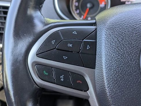 Used 2019 Jeep Cherokee Limited w/ Technology Group AWD/4WD image 27