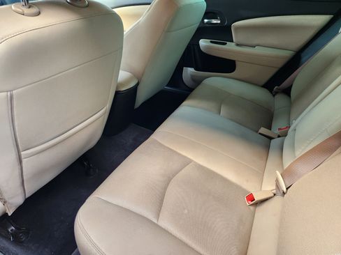 Used 2014 Dodge Avenger SE FWD image 28