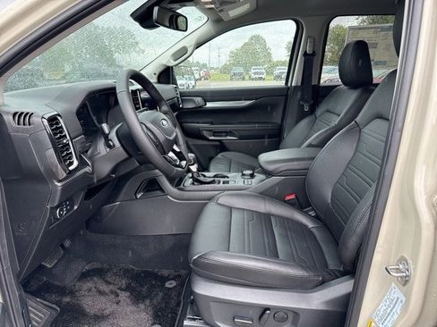 New 2025 Ford Ranger Lariat w/ Black Appearance Package image 39