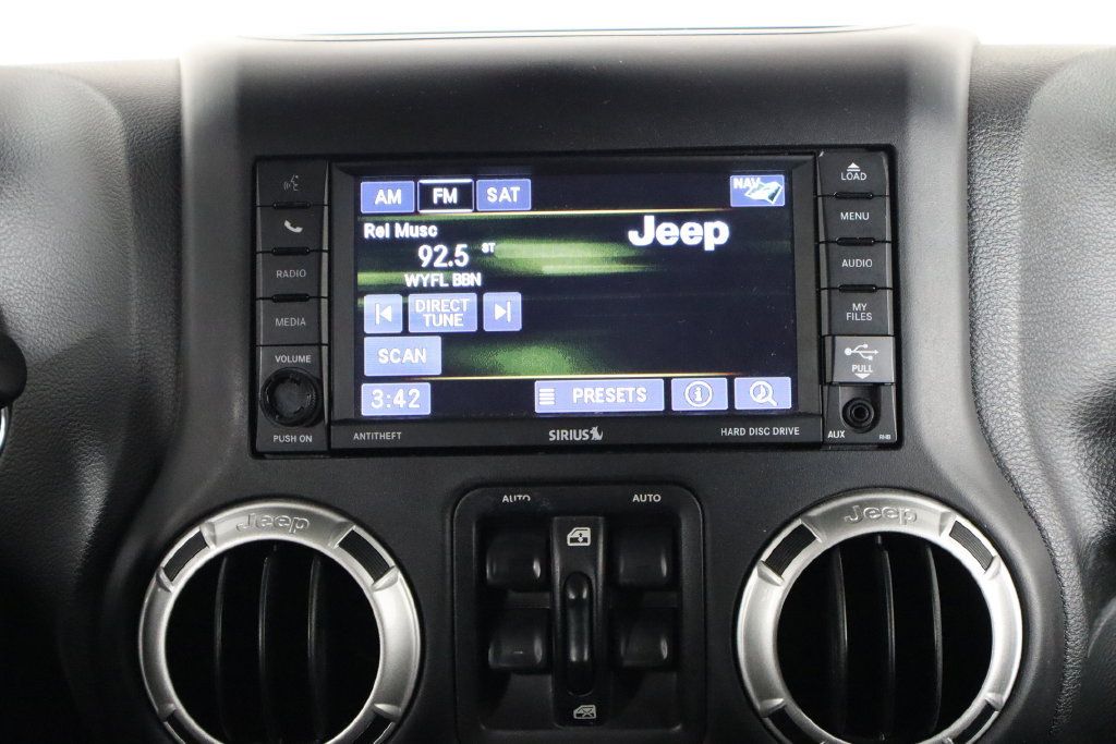 Used 2016 Jeep Wrangler Unlimited Rubicon AWD/4WD image 28