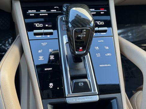 Certified 2019 Porsche Cayenne image 32