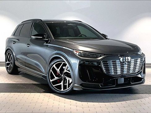 Used 2025 Audi SQ6 e-tron Prestige w/ 21" Black Optic Wheel Package AWD/4WD image 12