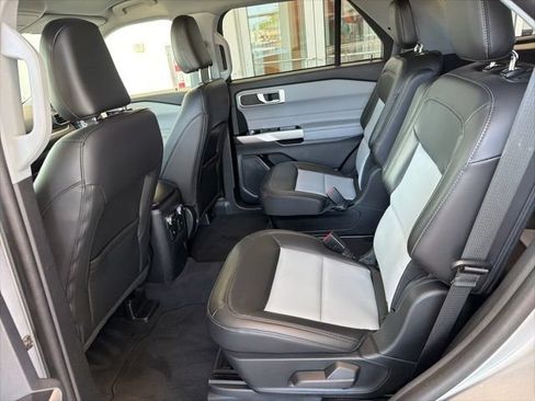 Certified 2023 Ford Explorer XLT w/ Equipment Group 202A AWD/4WD image 17