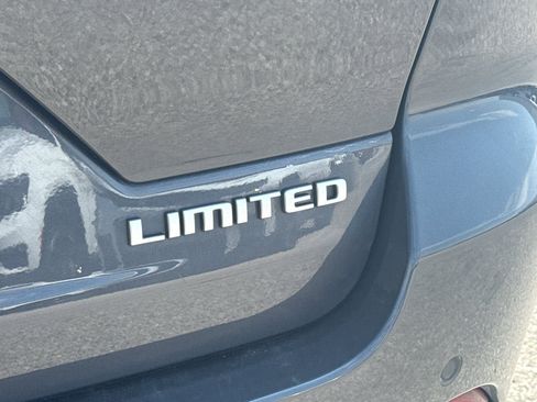 Used 2024 Jeep Grand Cherokee Limited w/ Luxury Tech Group II AWD/4WD image 8