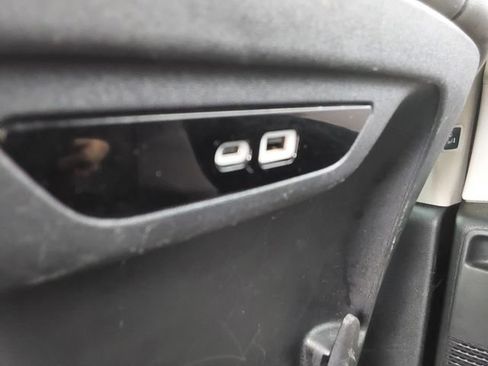 Used 2024 Chrysler Pacifica Touring-L FWD image 14