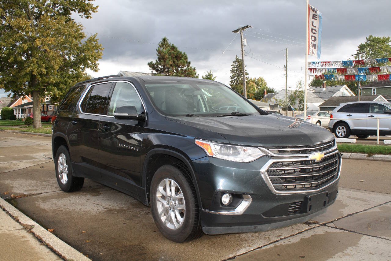 Used 2019 Chevrolet Traverse LT FWD image 4
