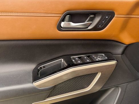 Used 2023 Nissan Pathfinder Platinum w/ Lighting Package (N93) image 28