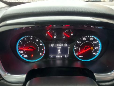 Used 2020 Chevrolet Traverse LS image 11