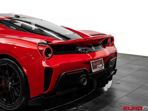 Used 2019 Ferrari 488 Pista Coupe RWD image 21