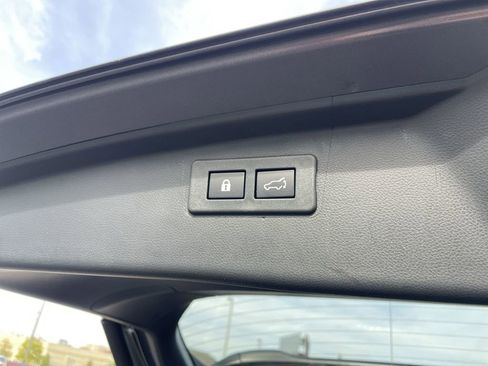 Certified 2025 Subaru Outback Premium w/ Popular Package #1A AWD/4WD image 40