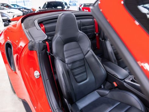 Used 2024 Porsche 911 Cabriolet AWD/4WD image 31